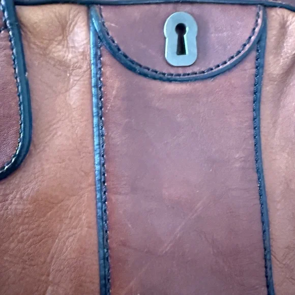 Fossil Vintage Reissue Brown and Tan Leather Shoulder Bag Distressed - Picture 16 of 16
